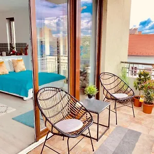 Sunny Deluxe Apt. & Terrace , Boedapest Hongarije